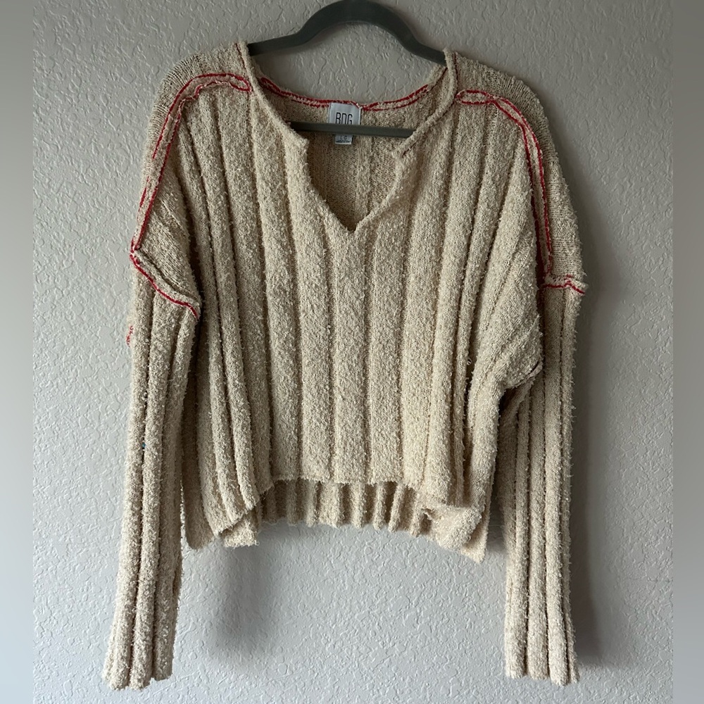BDG Urban Outfitters Beige Cropped V Neck Sweater Red Stitch Size L